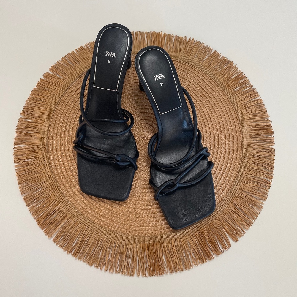 Zara Chic Strappy Black Sandal with 2.5 in. Heel size 7.5